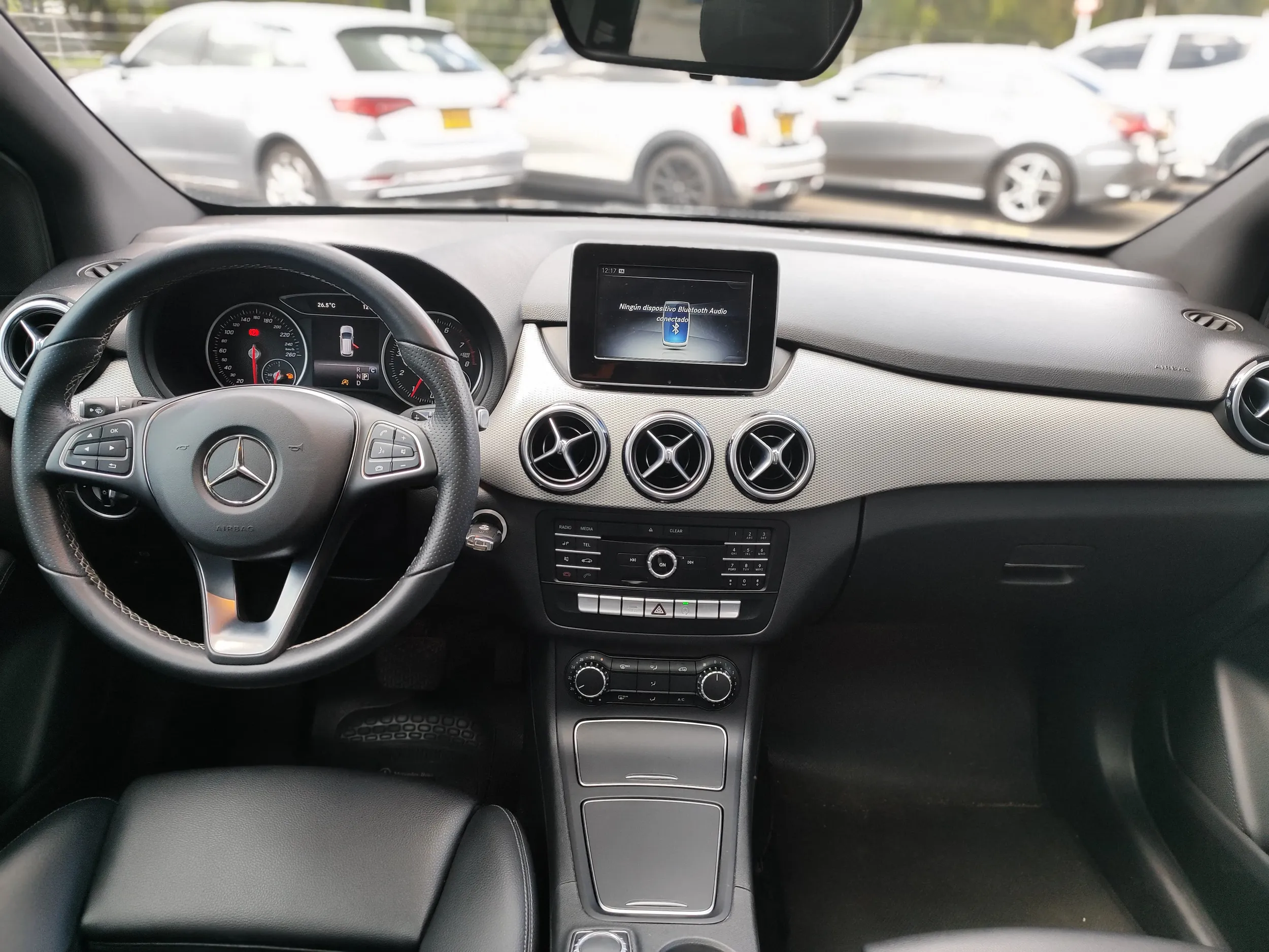 MERCEDES BENZ B 180 2019