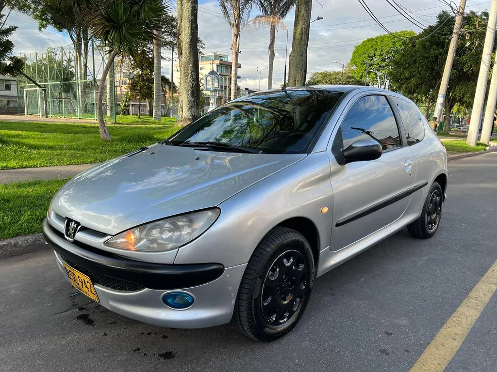 PEUGEOT 206.0 XR 2005