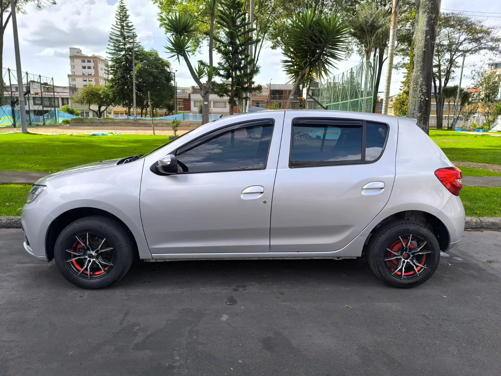 RENAULT SANDERO 2021