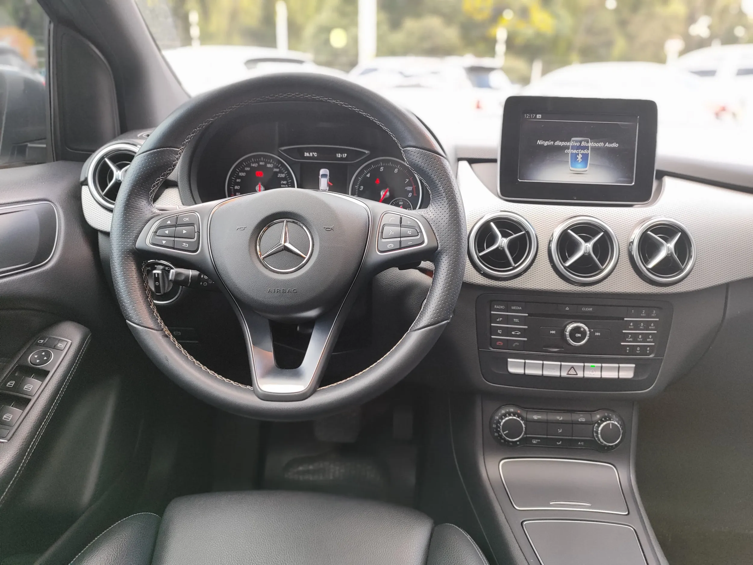 MERCEDES BENZ B 180 2019