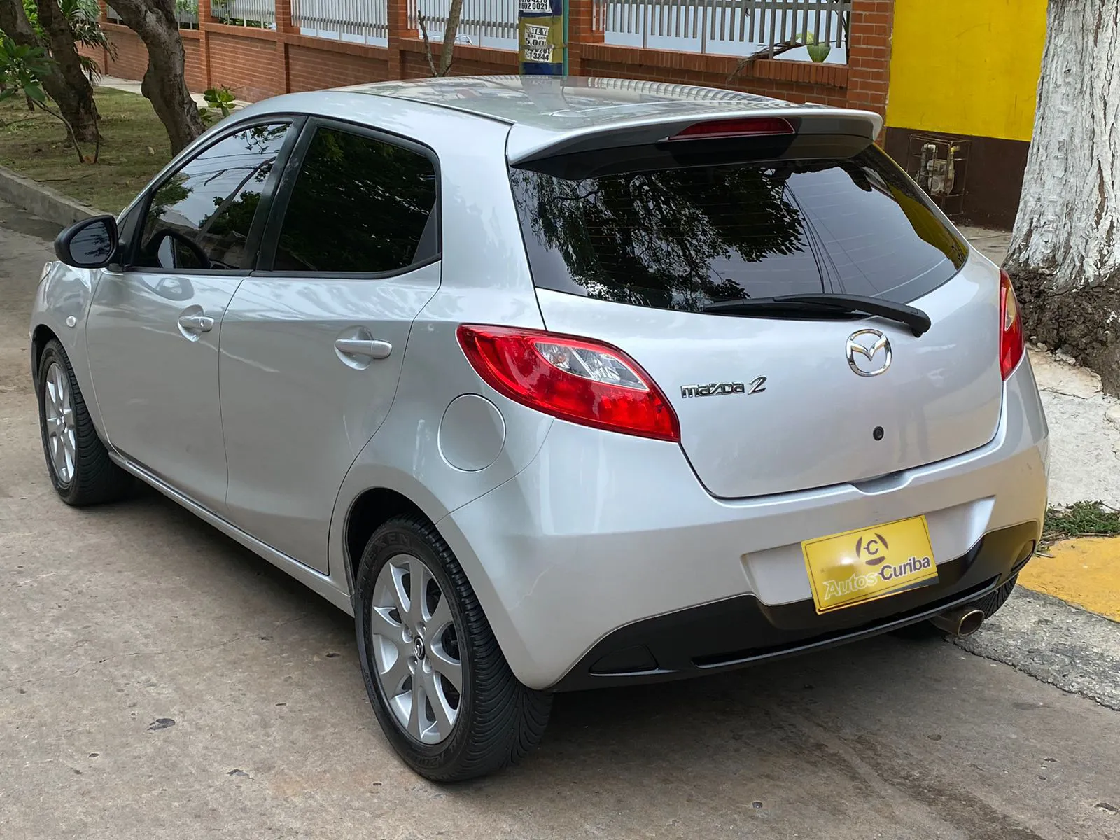 MAZDA 2 2015