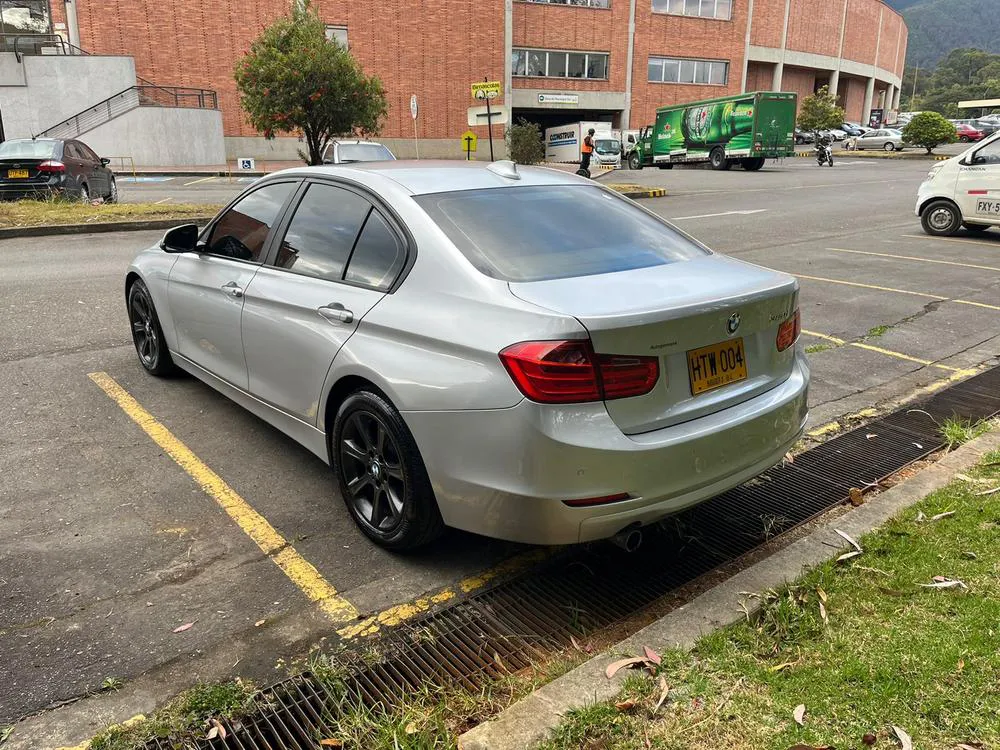 BMW 320i F30 Executive 2014