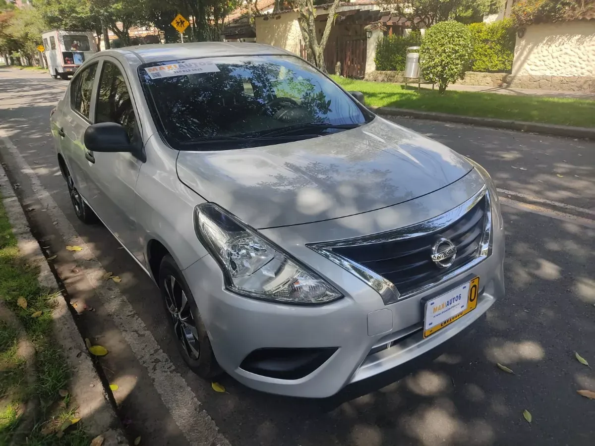 NISSAN VERSA 2019