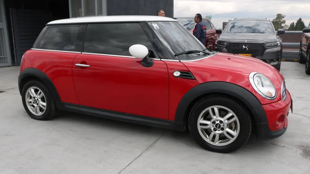 MINI COOPER F55 SALT 2013