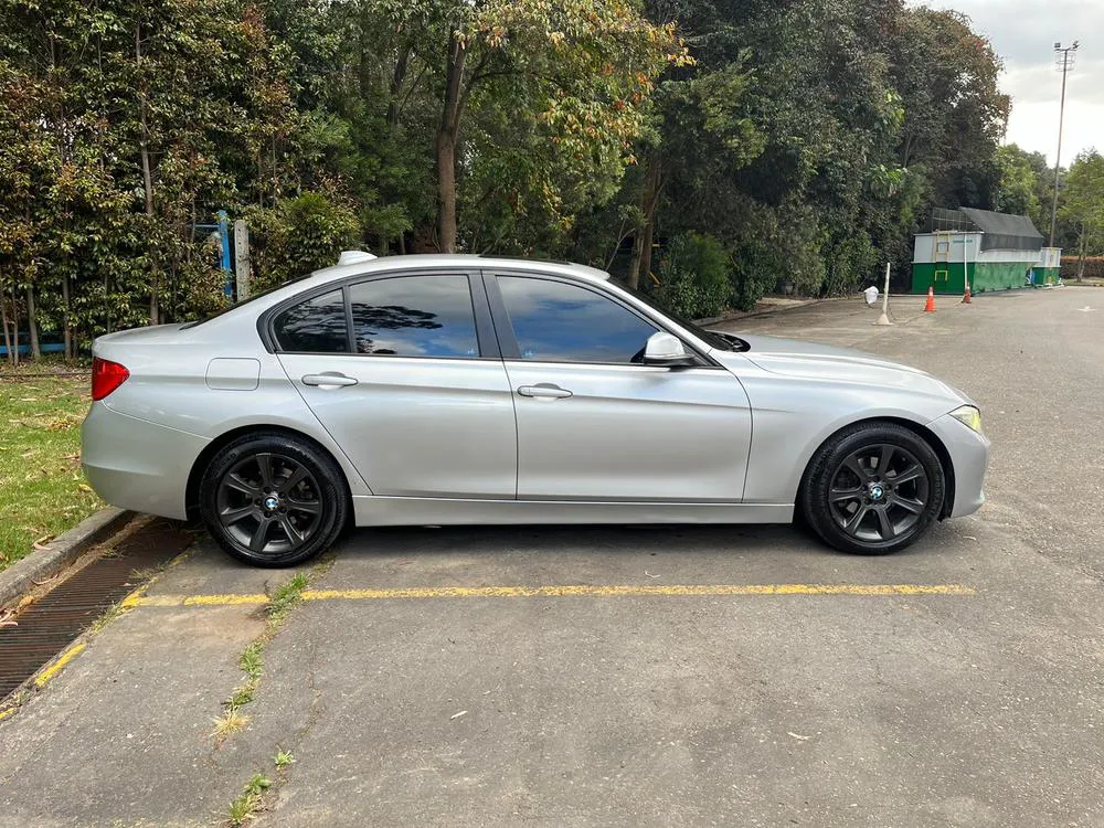 BMW 320i F30 Executive 2014