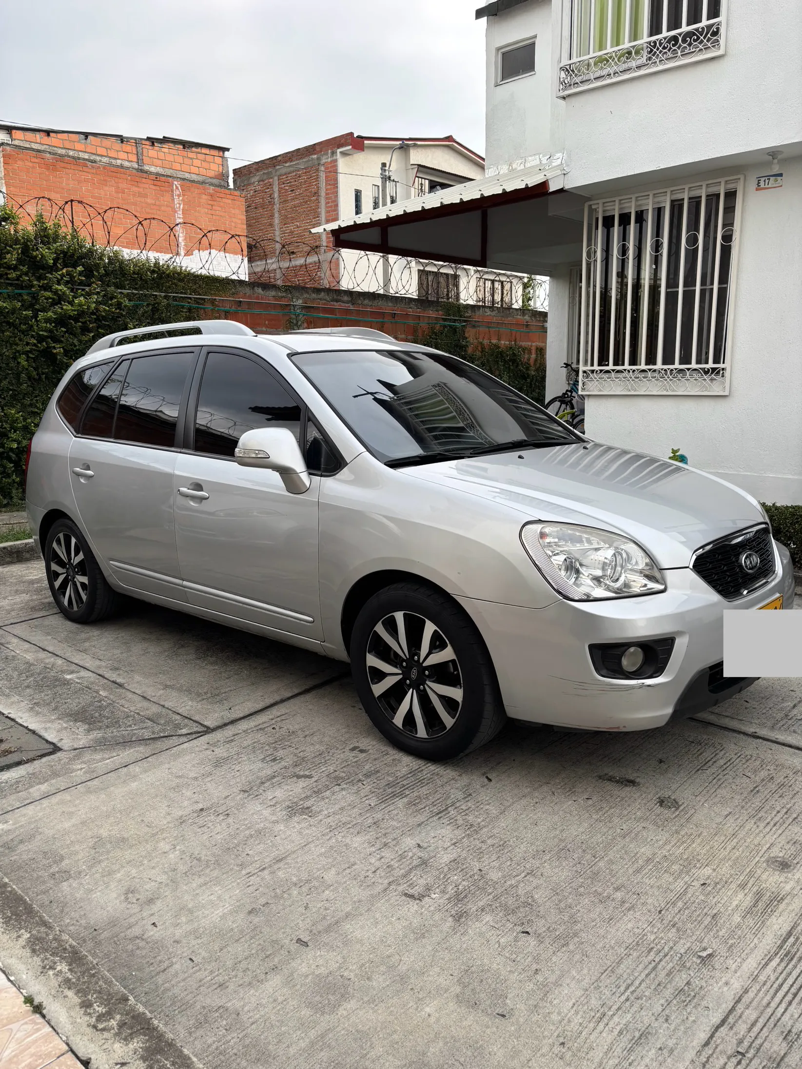 KIA CARENS 2011