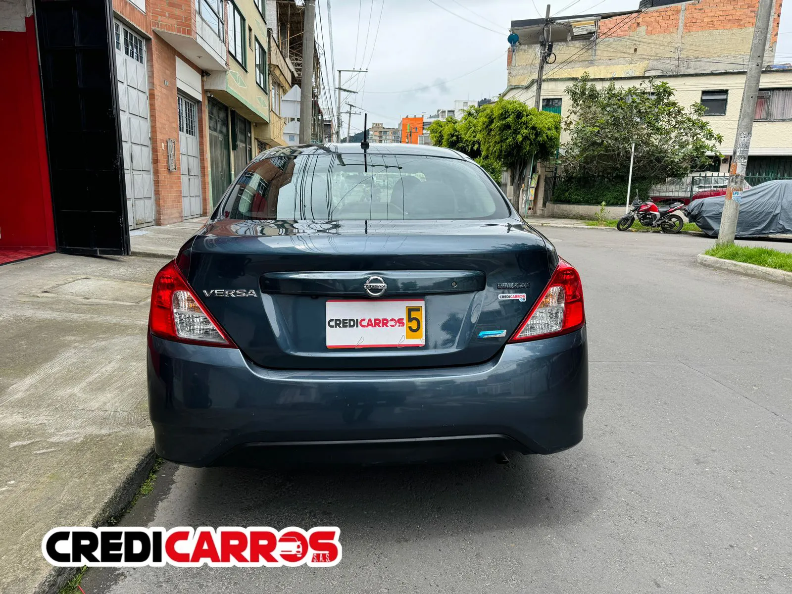 NISSAN VERSA 2017