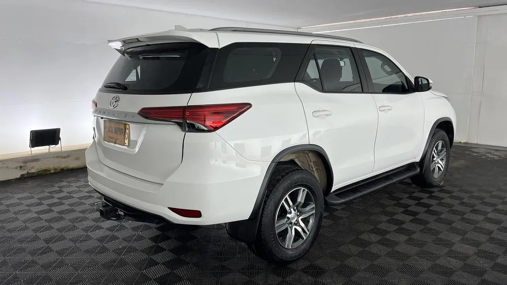 TOYOTA FORTUNER [2] 2.4L STREET 2020