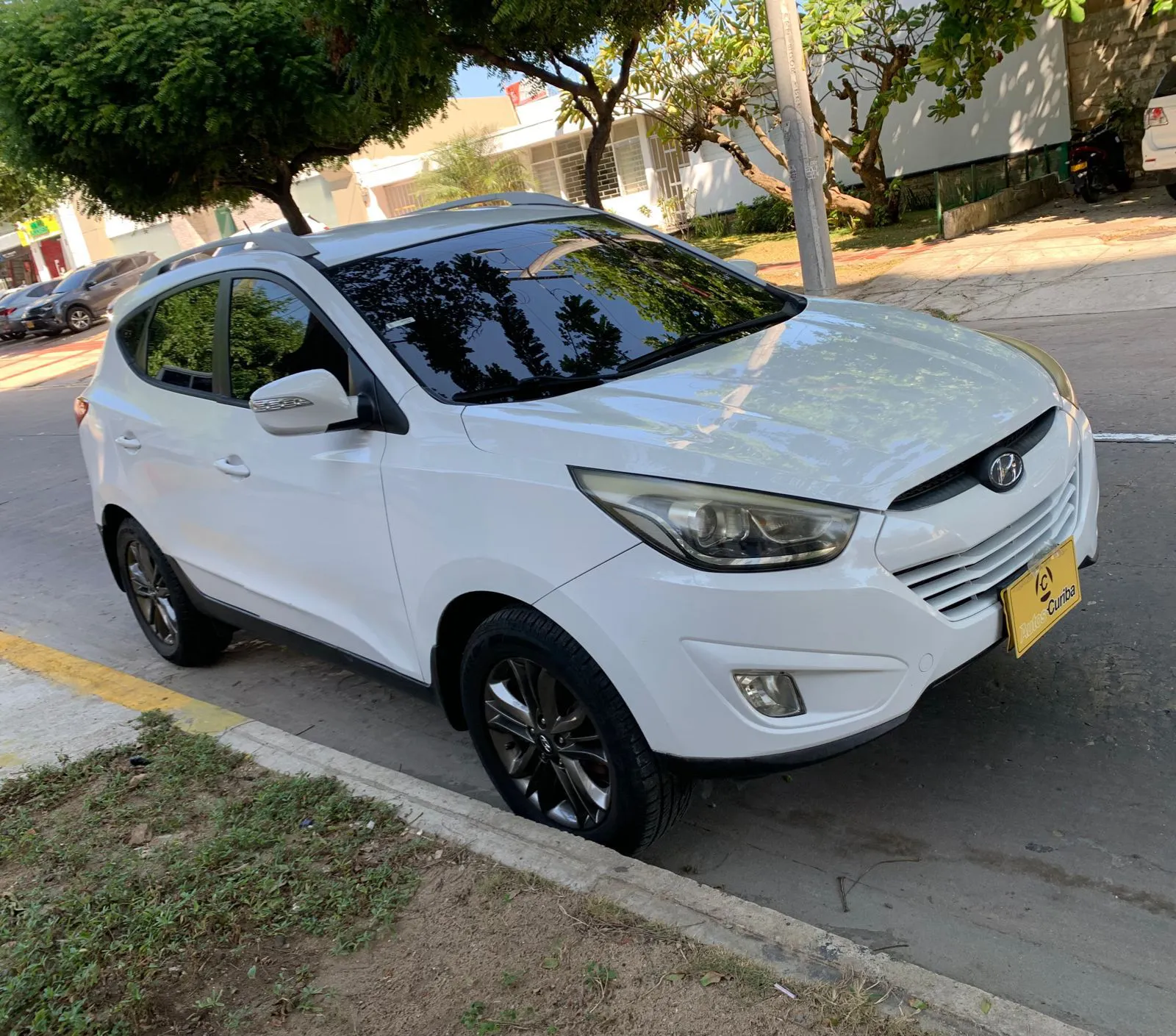 HYUNDAI 114i 2015