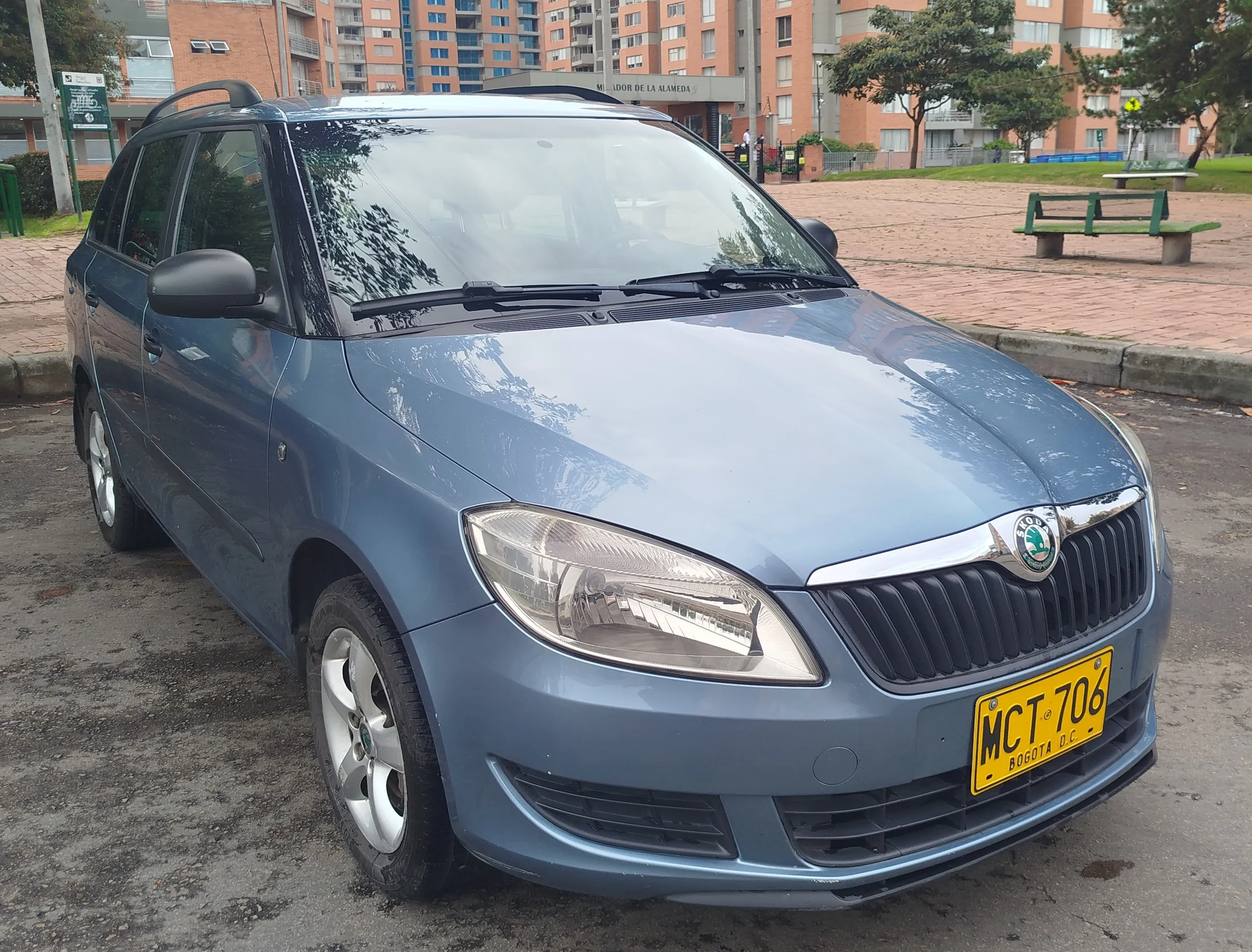 SKODA FABIA [2] COMBI [FL] COMFORTLINE 2012