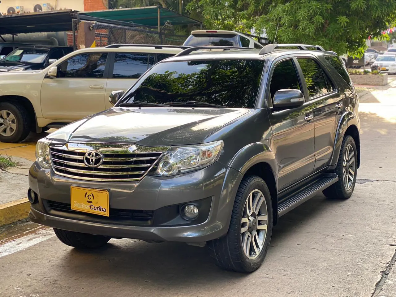 TOYOTA FORTUNER 2013