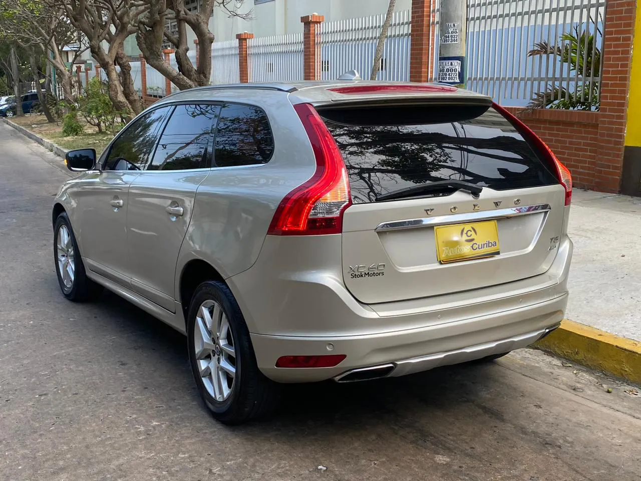 VOLVO XC60 2017