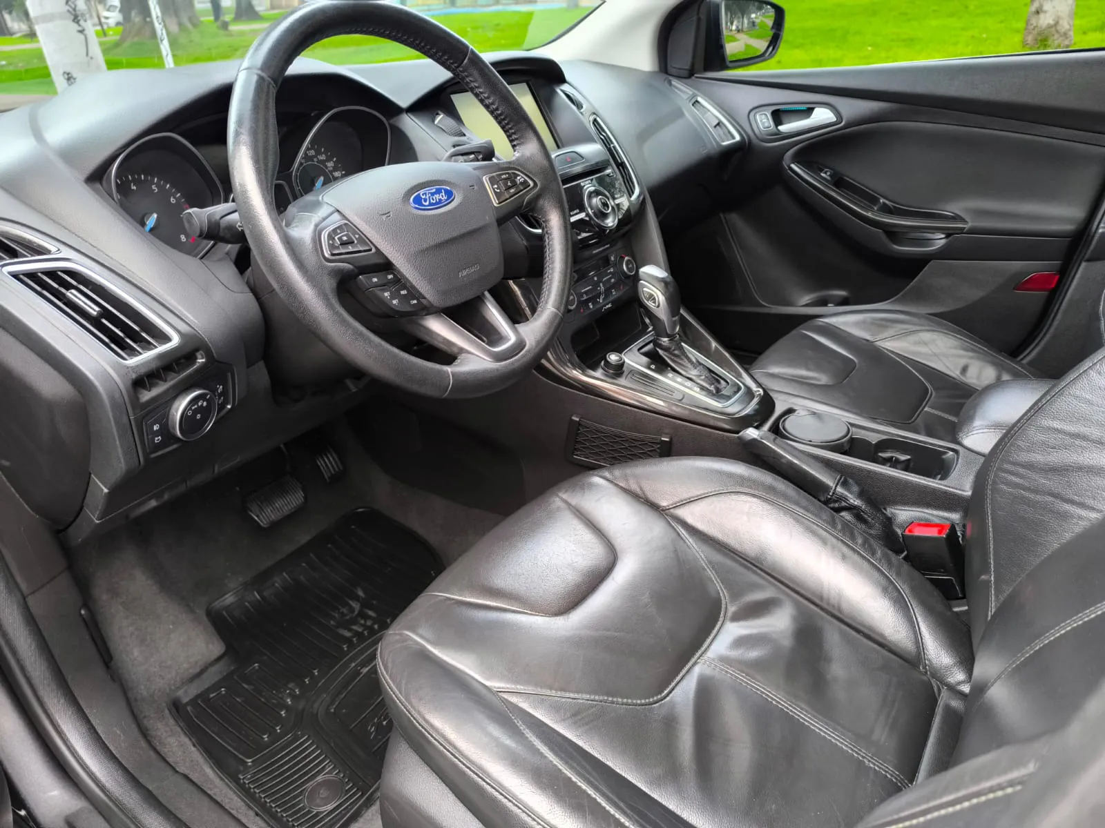 FORD FOCUS TITANIUM 2015