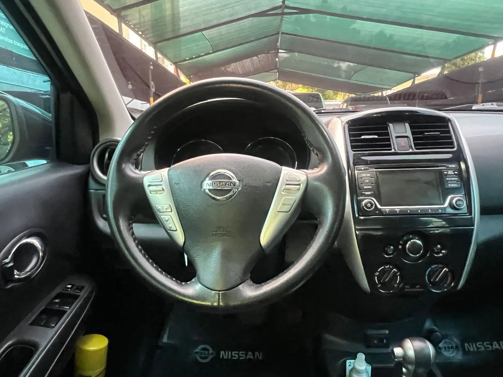 NISSAN VERSA 2017