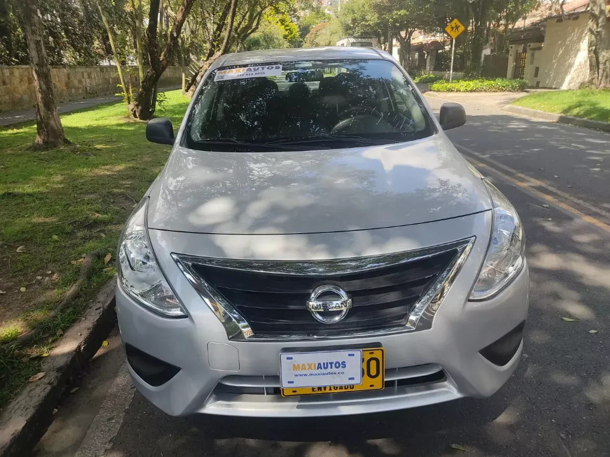 NISSAN VERSA 2019