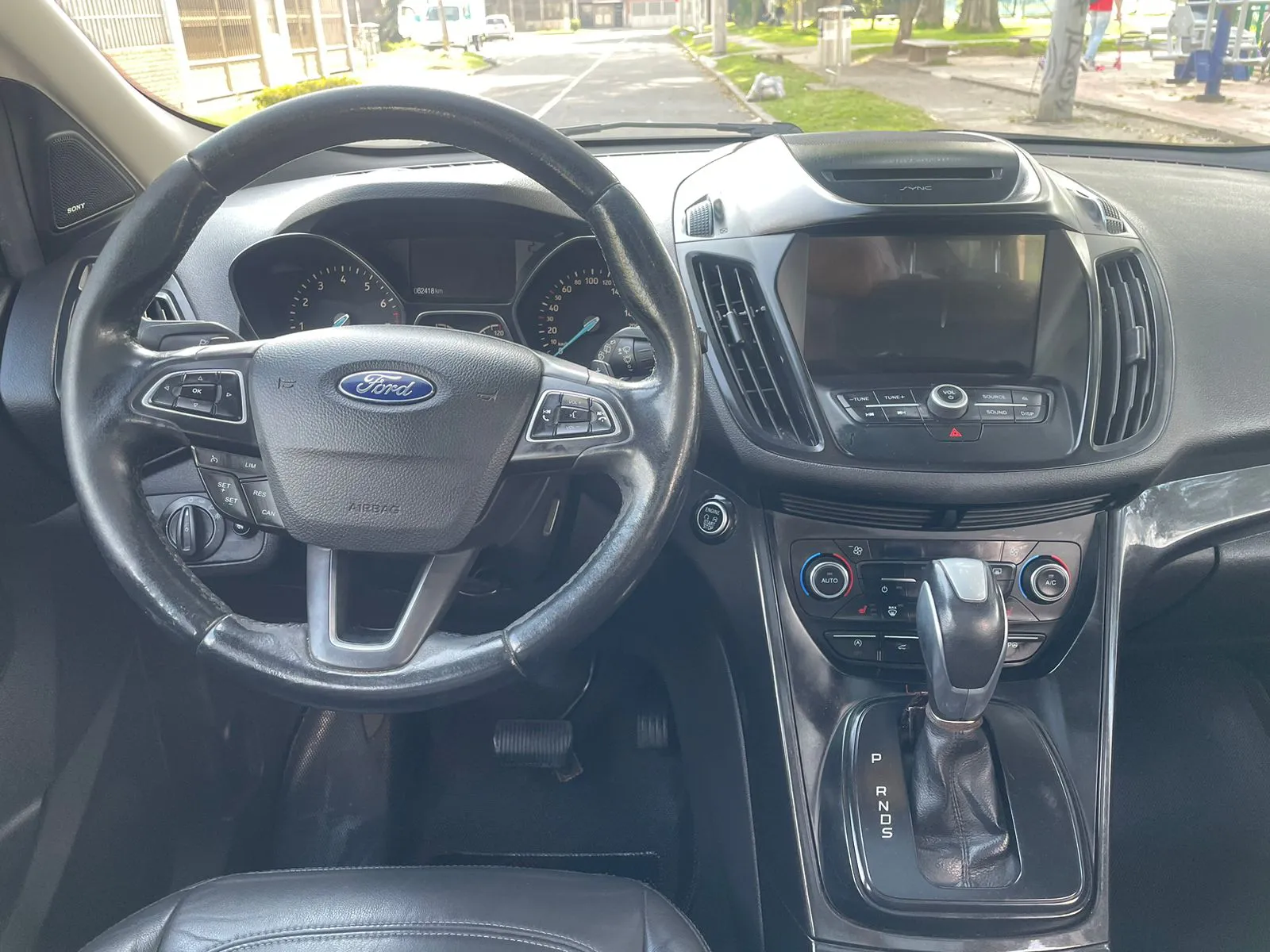 FORD ESCAPE TITANIUM 2017