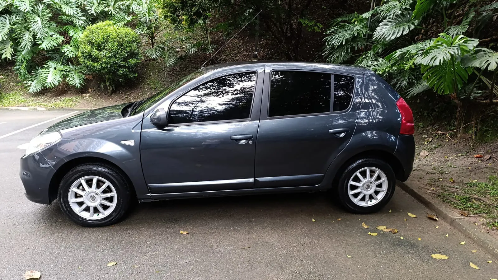 RENAULT SANDERO 2015