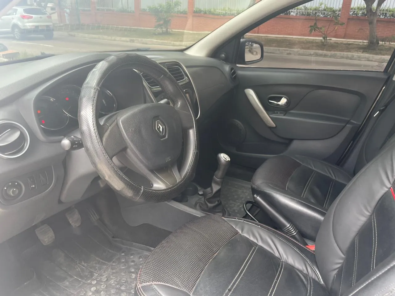 RENAULT LOGAN LOGAN EXPRESSION MT 1600CC 2016