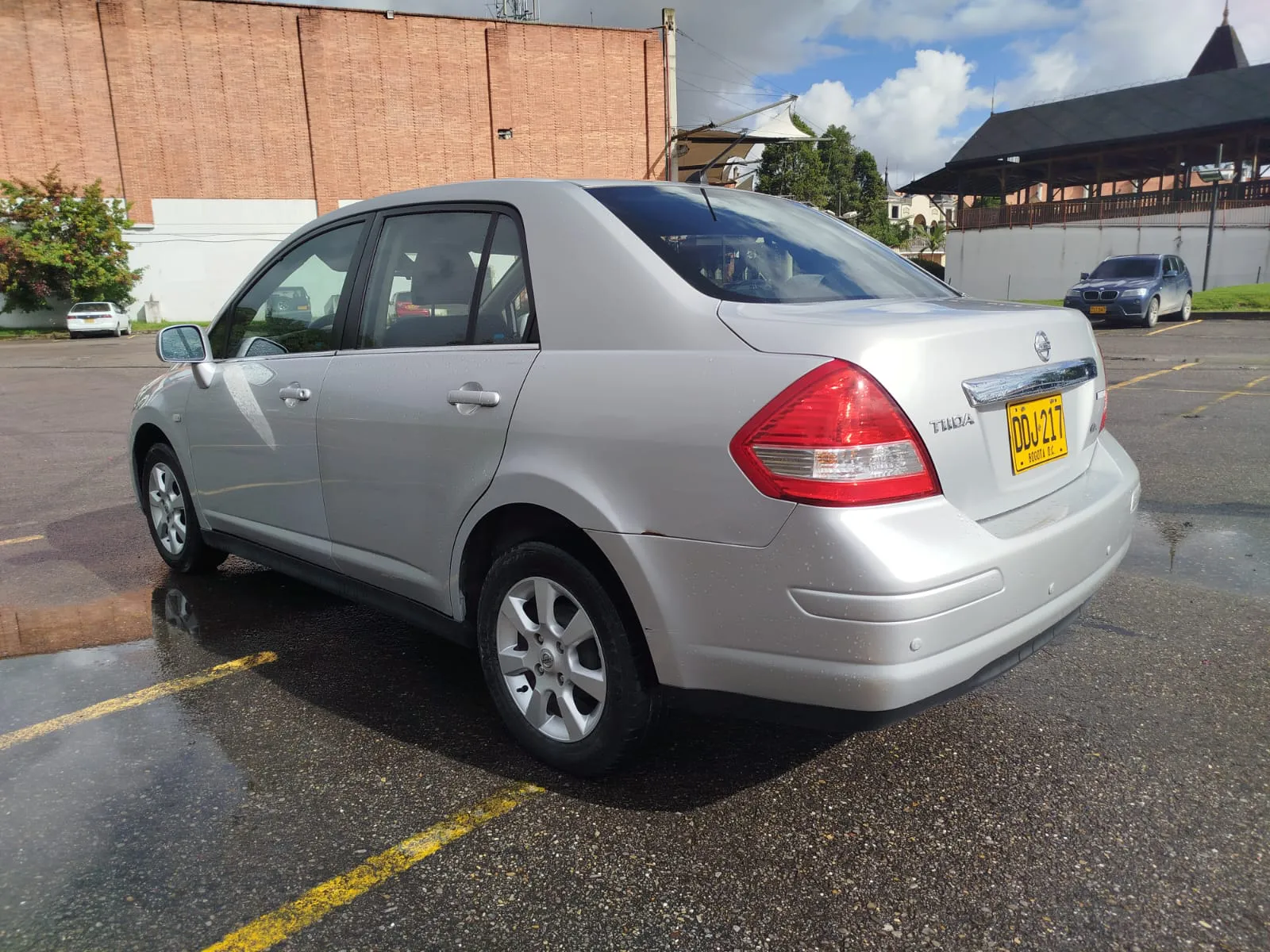 NISSAN TIIDA SD PREMIUM 2009