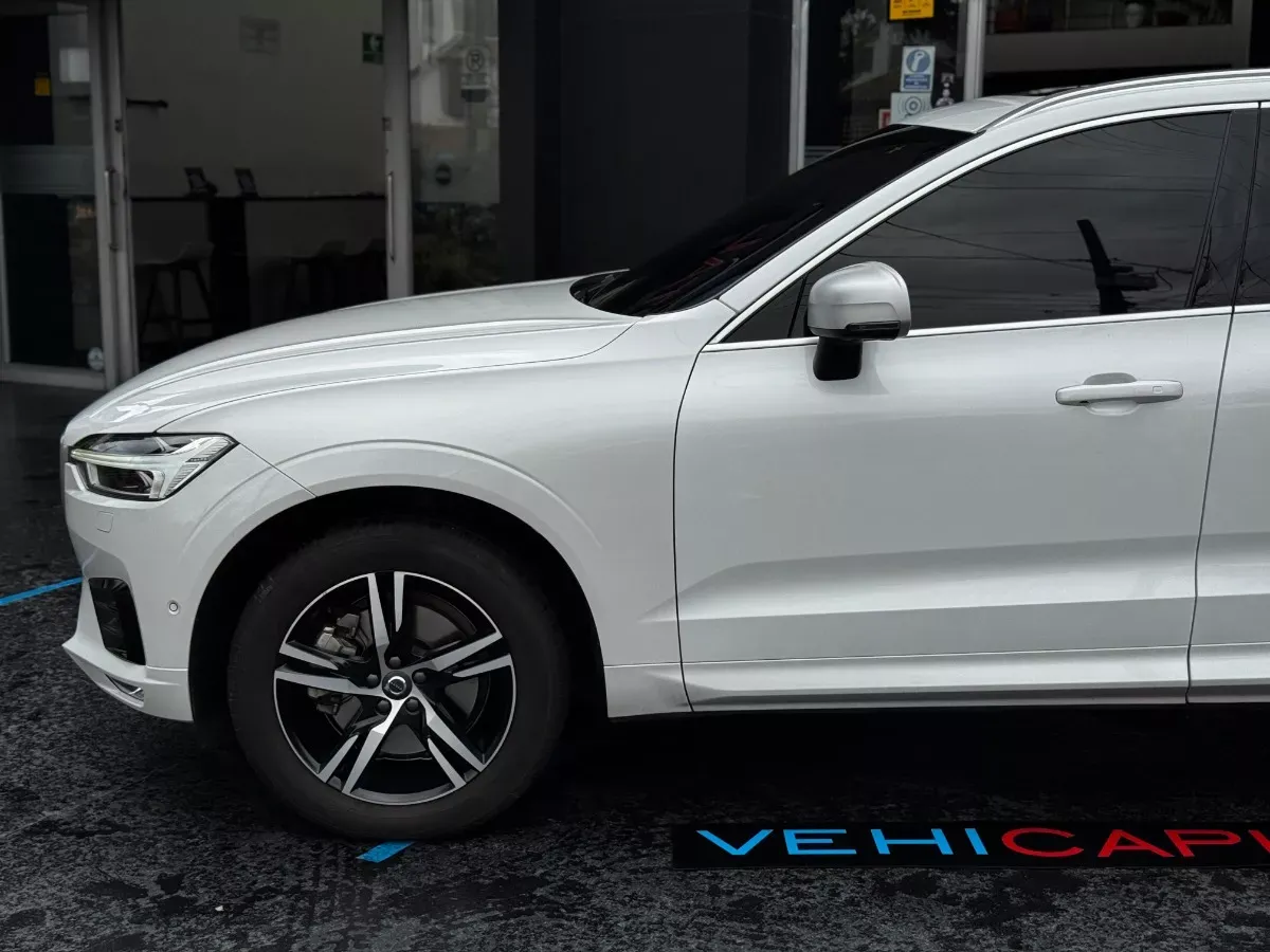 VOLVO XC60 2019