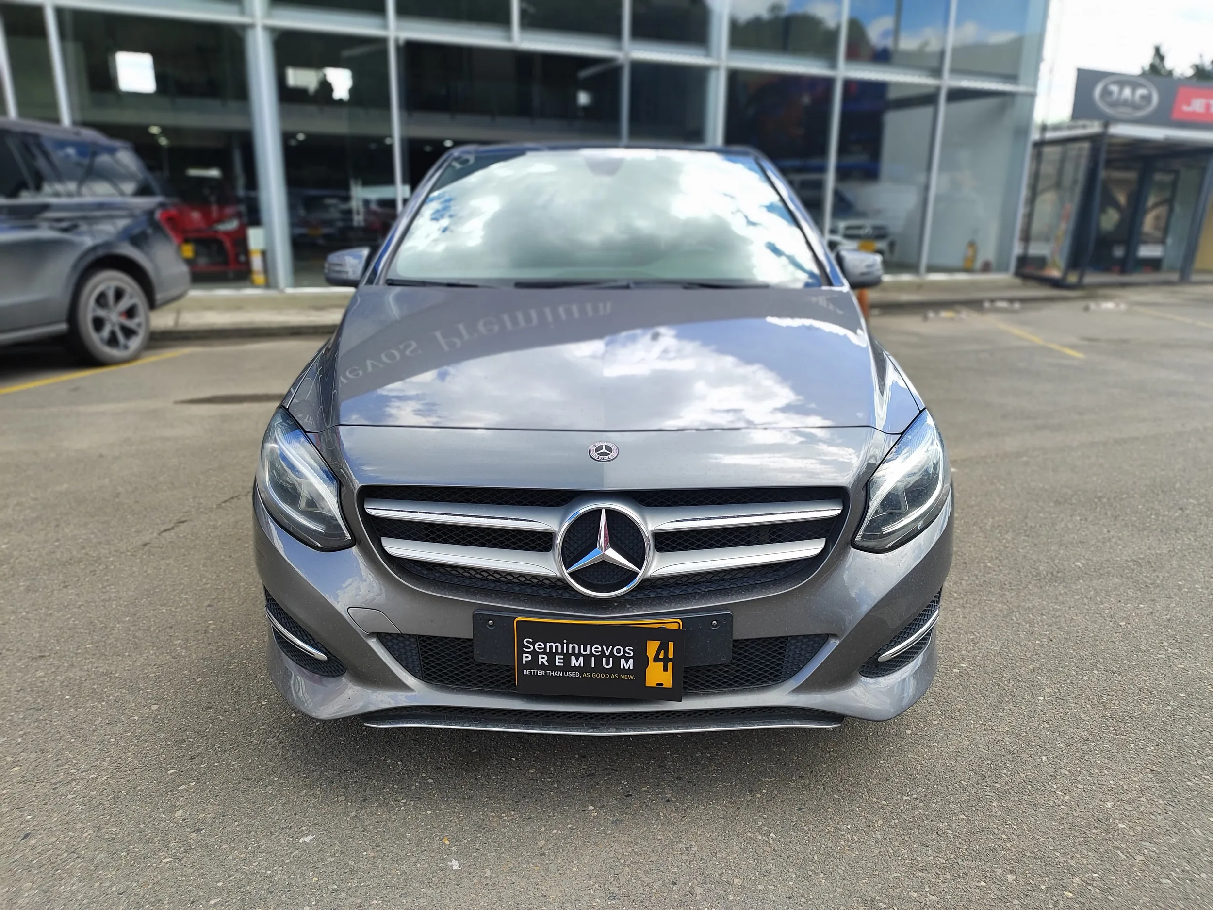 MERCEDES BENZ B 180 2019