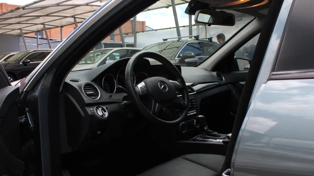 MERCEDES BENZ C180 CGI BLUEEFFICIENCY  2012