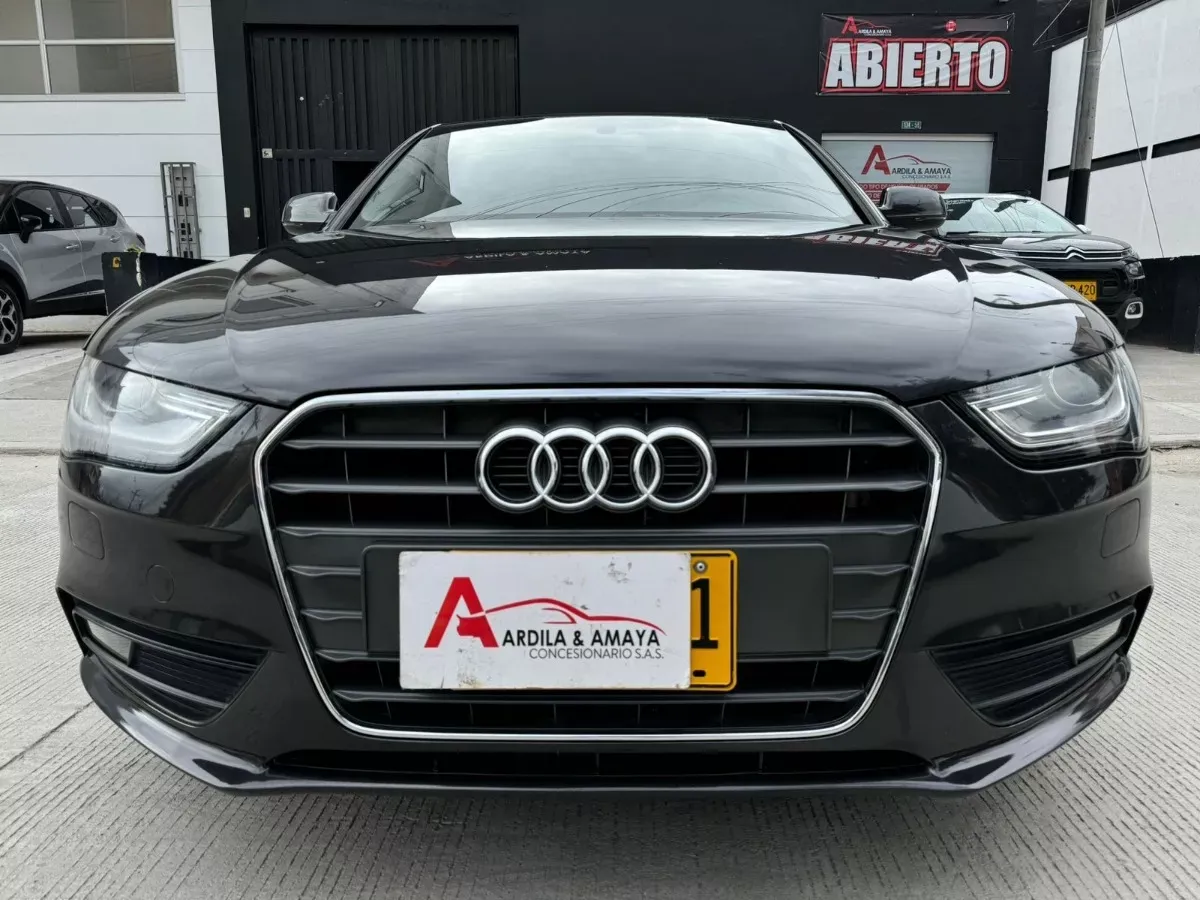 AUDI A4 B8 [FL] 1.8 TFSI COMFORT 2013