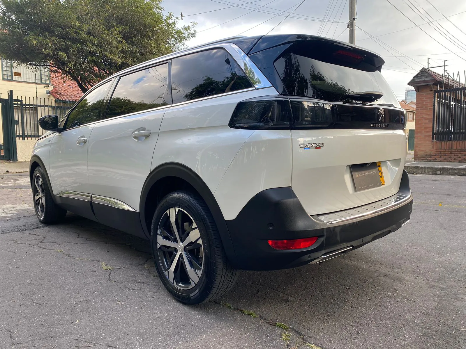 PEUGEOT 5008.0 ALLURE 2022