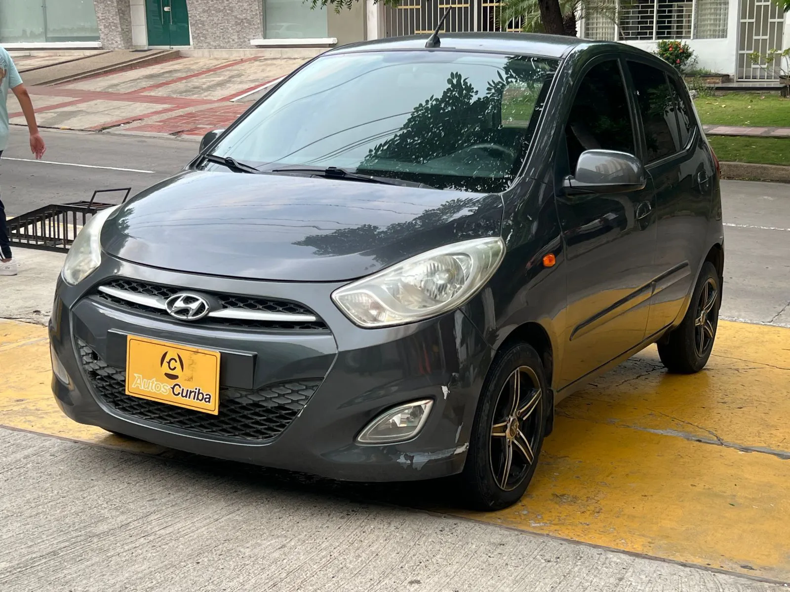 HYUNDAI 114i 2012