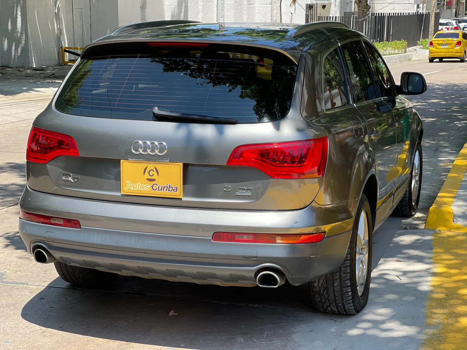 AUDI Q7 2015