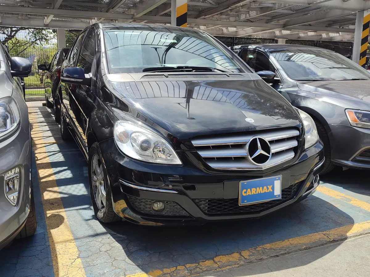 MERCEDES BENZ B 180 2012