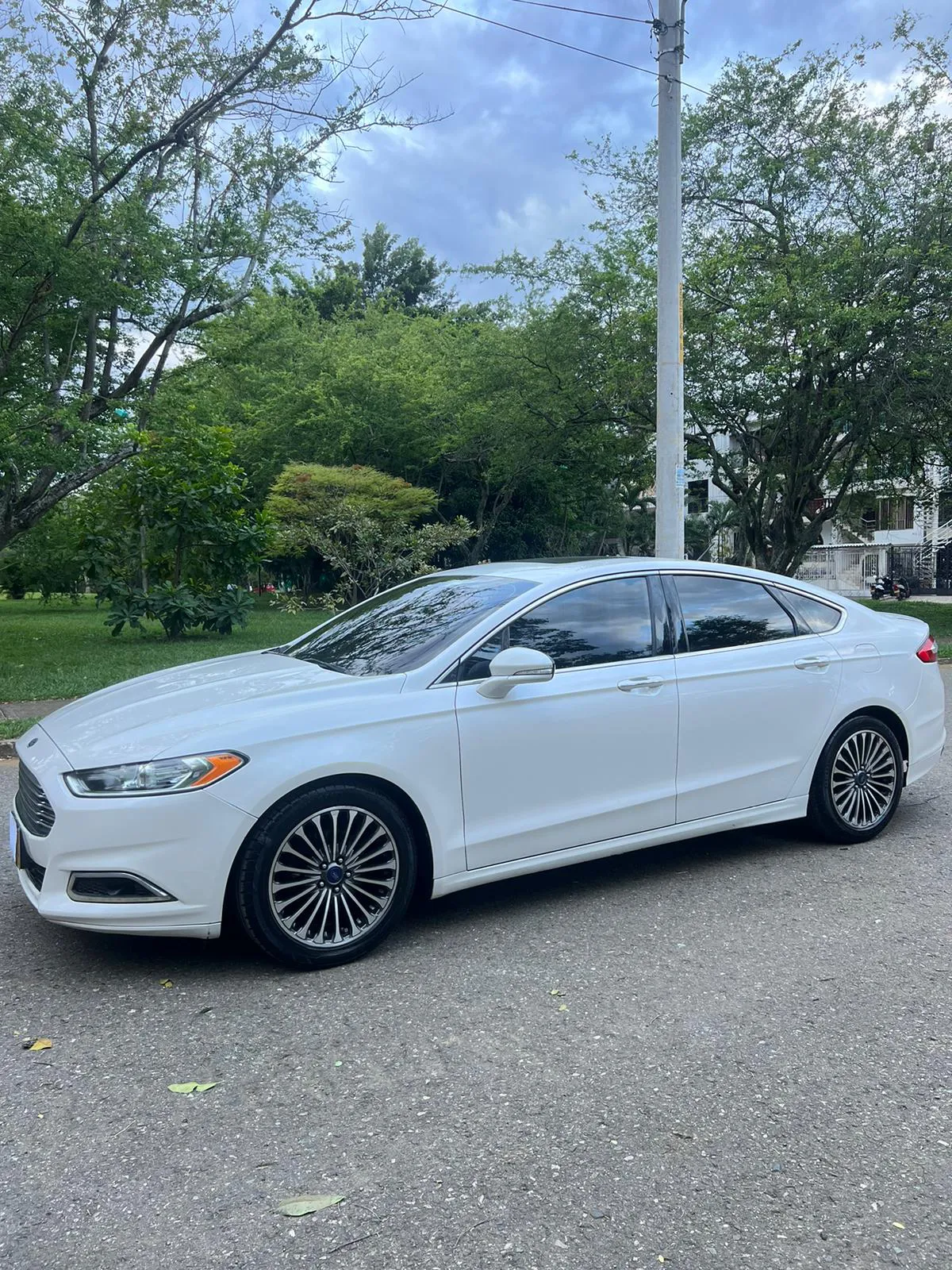 FORD FUSION 2015