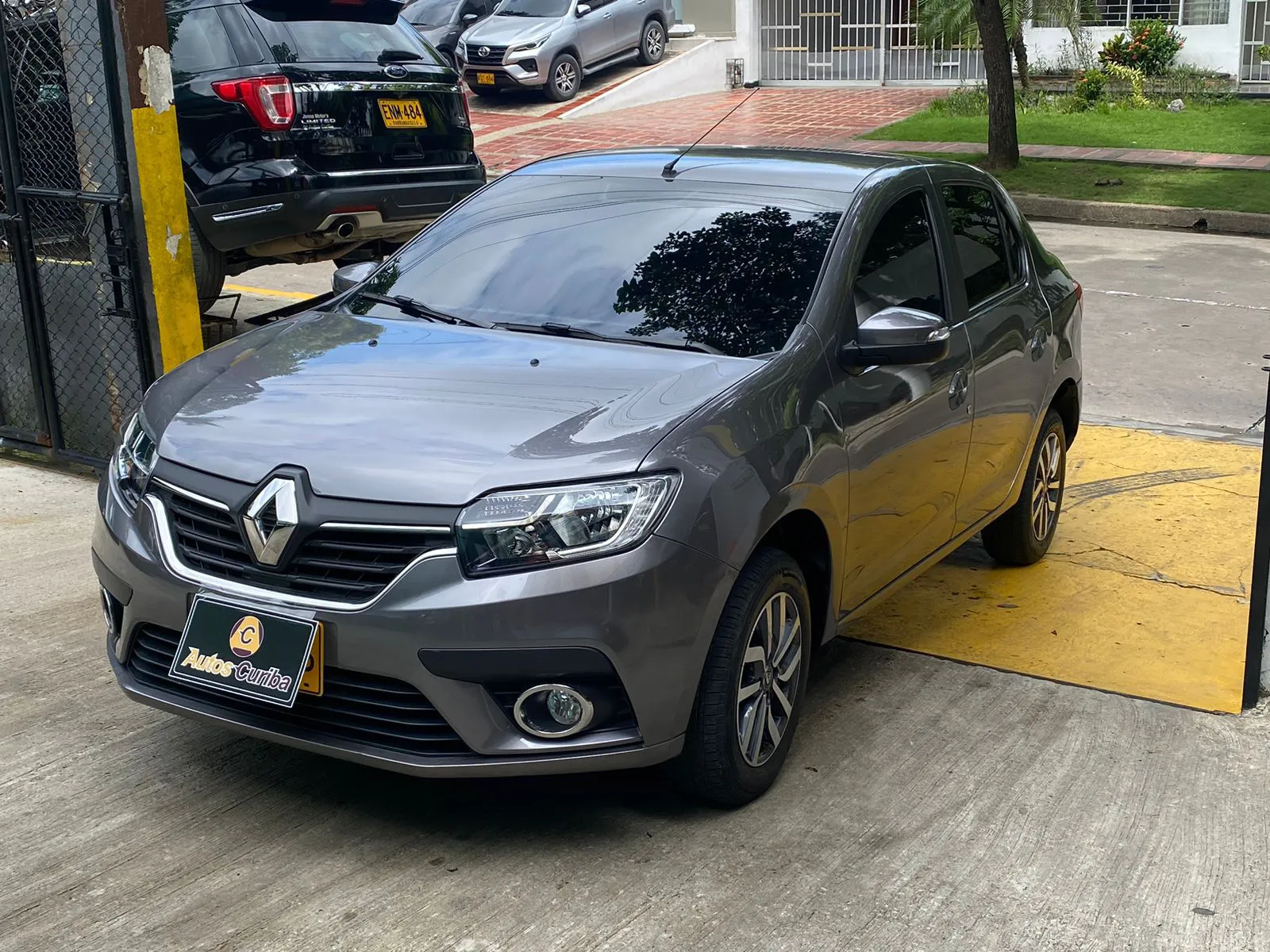 RENAULT LOGAN 2023