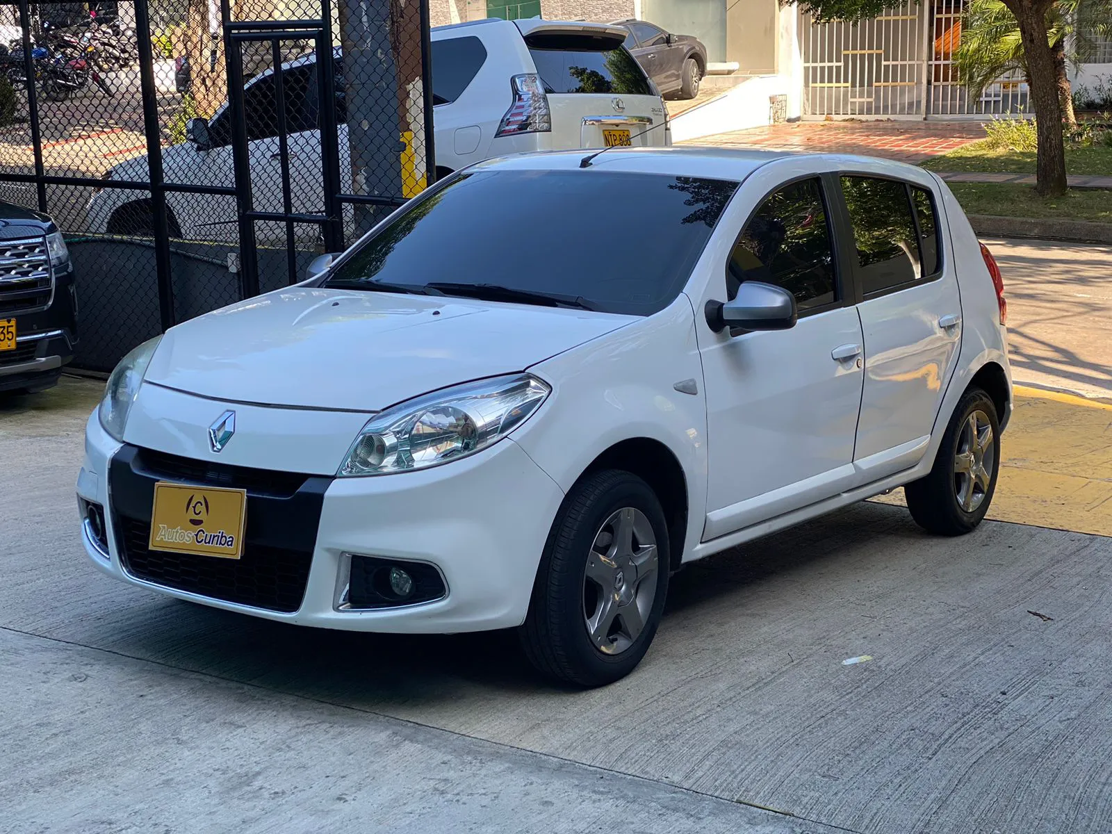 RENAULT SANDERO 2015