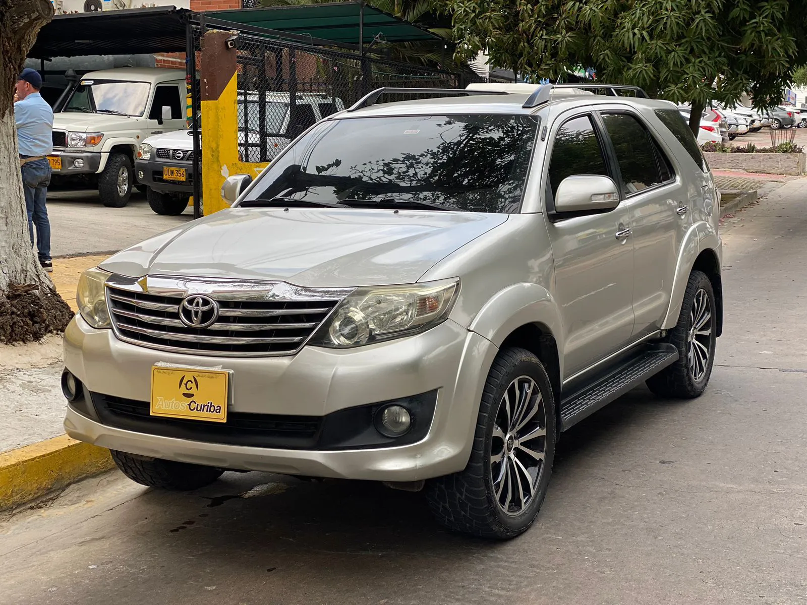 TOYOTA FORTUNER 2013