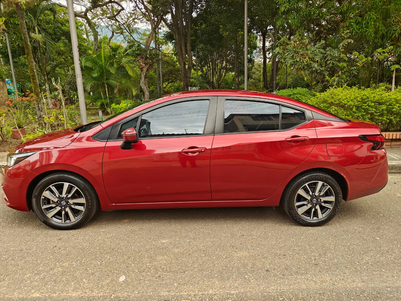 NISSAN VERSA ADVANCE 2022