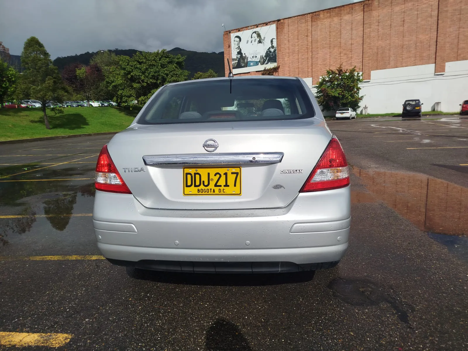 NISSAN TIIDA SD PREMIUM 2009