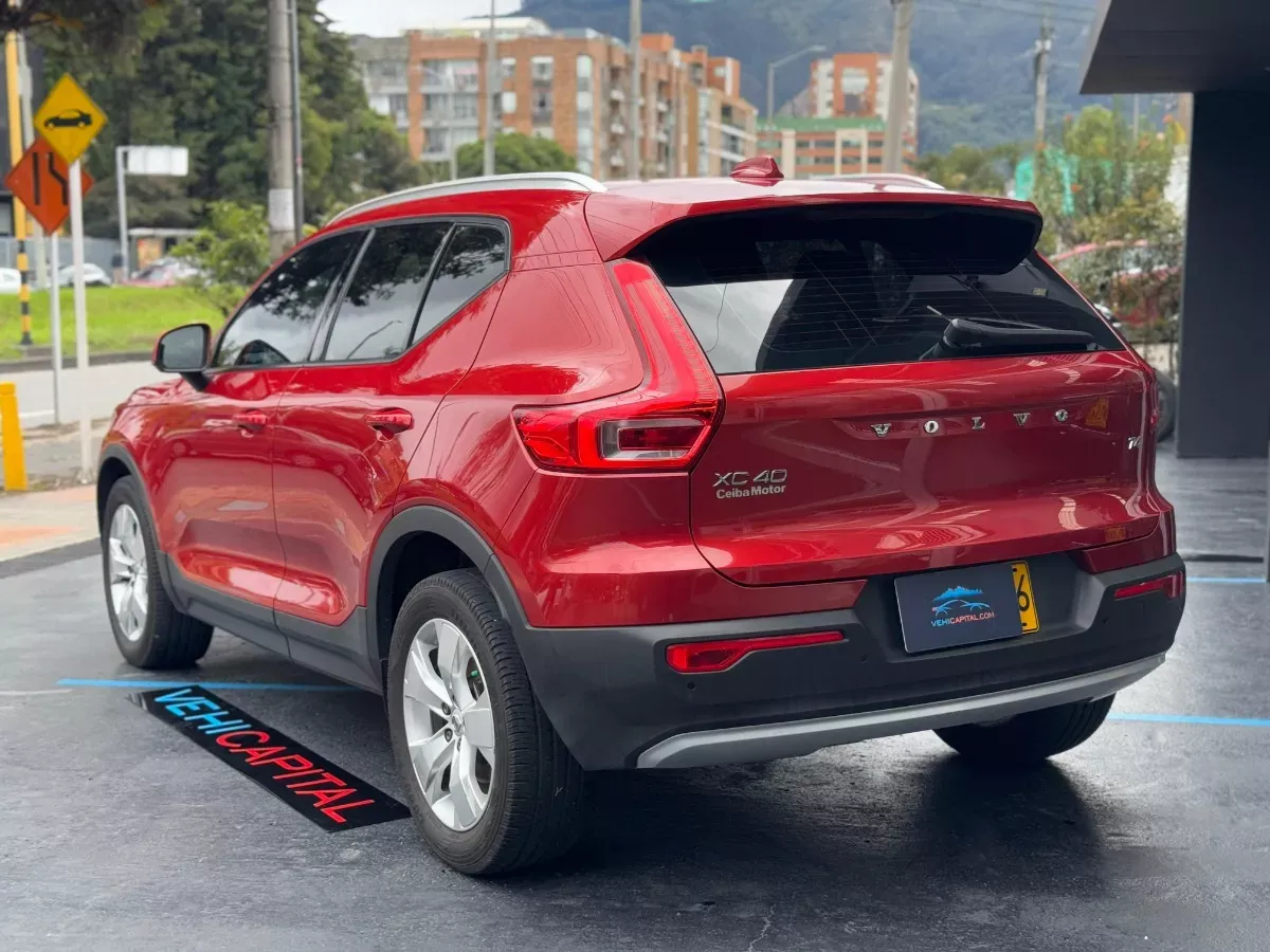 VOLVO XC40 T4 FWD MOMENTUM 2019