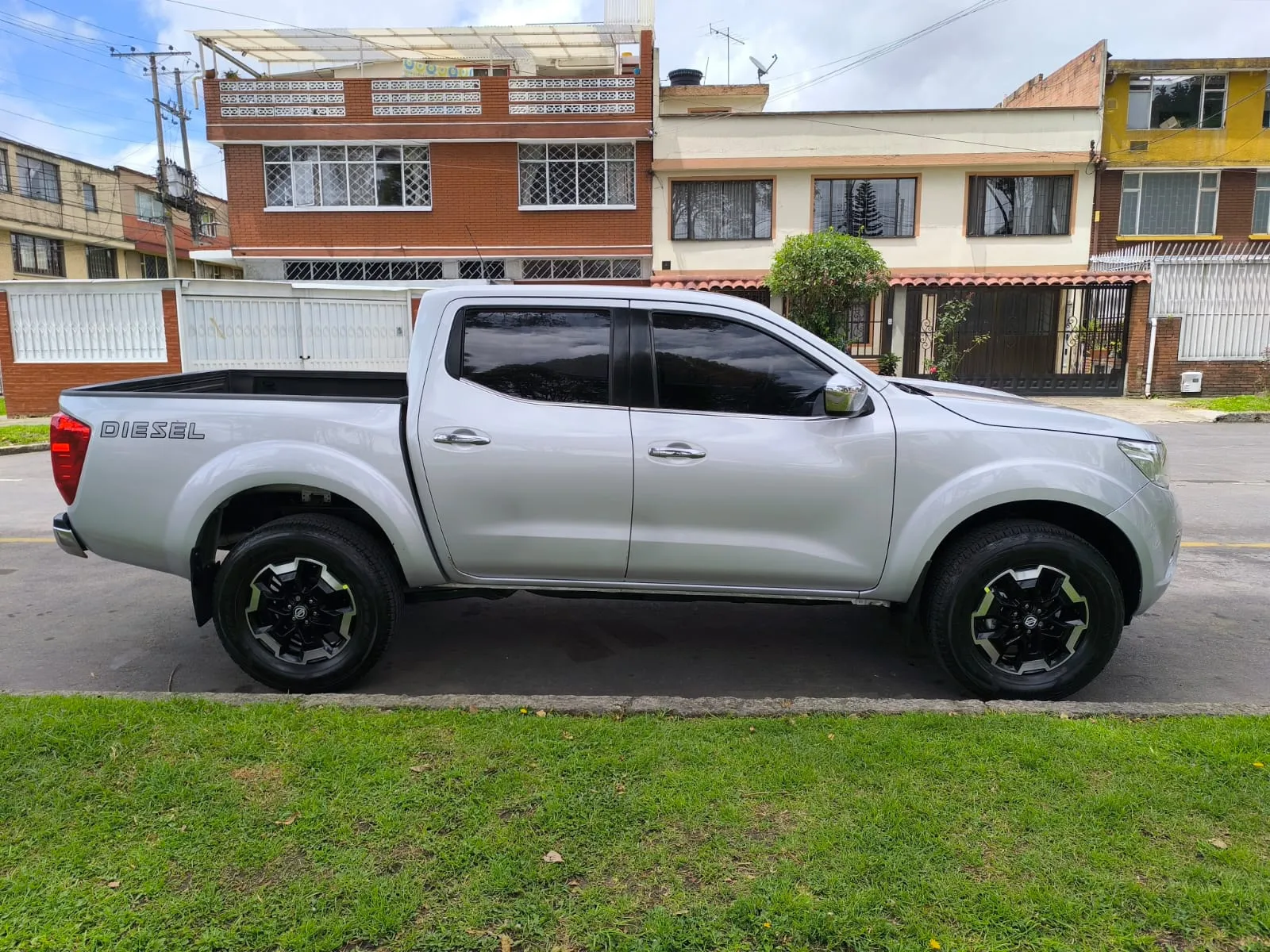 NISSAN NP 300 FRONTIER [2] 2.5L 2018