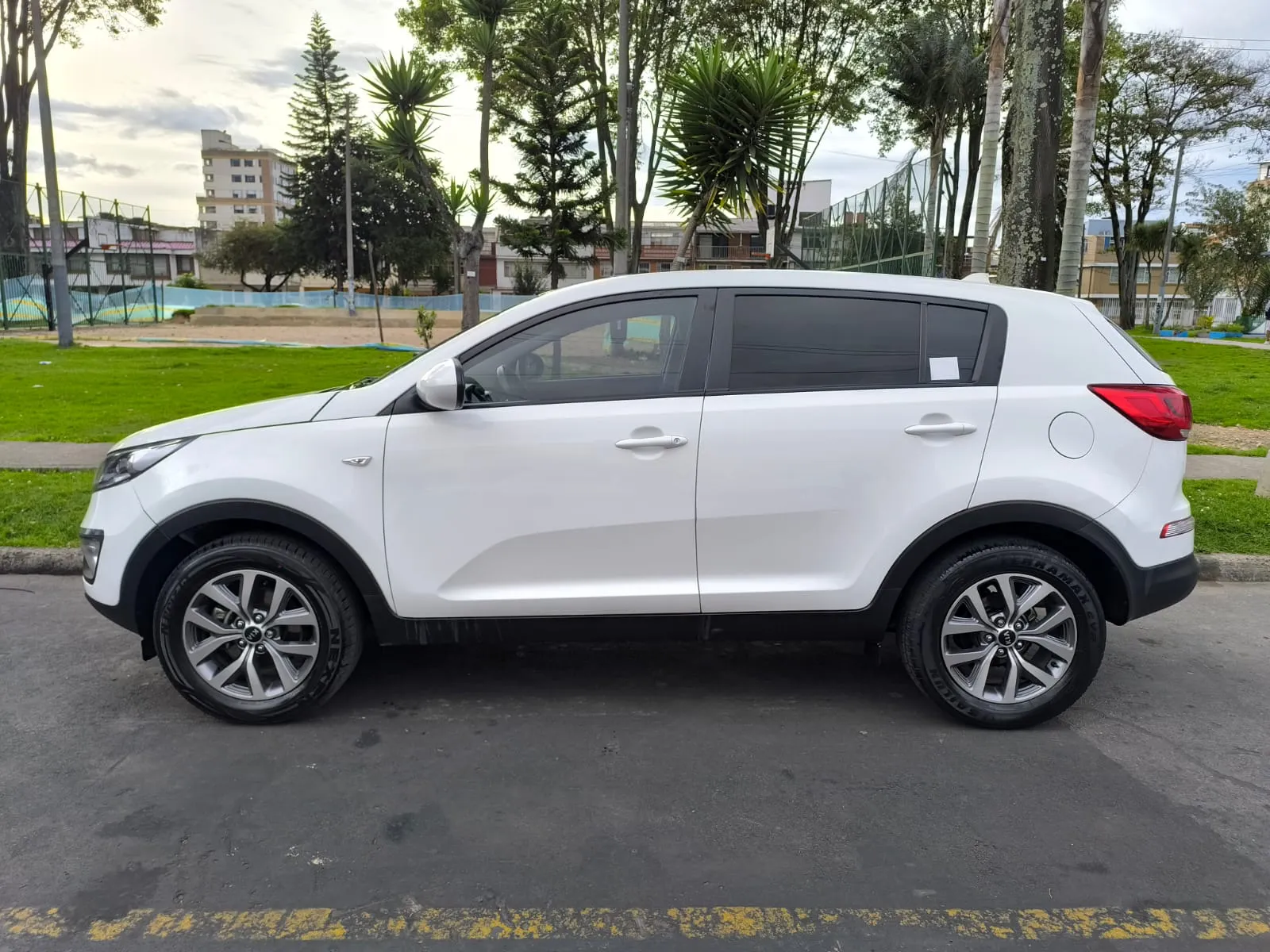 KIA SPORTAGE [3] REVOLUTION 2015