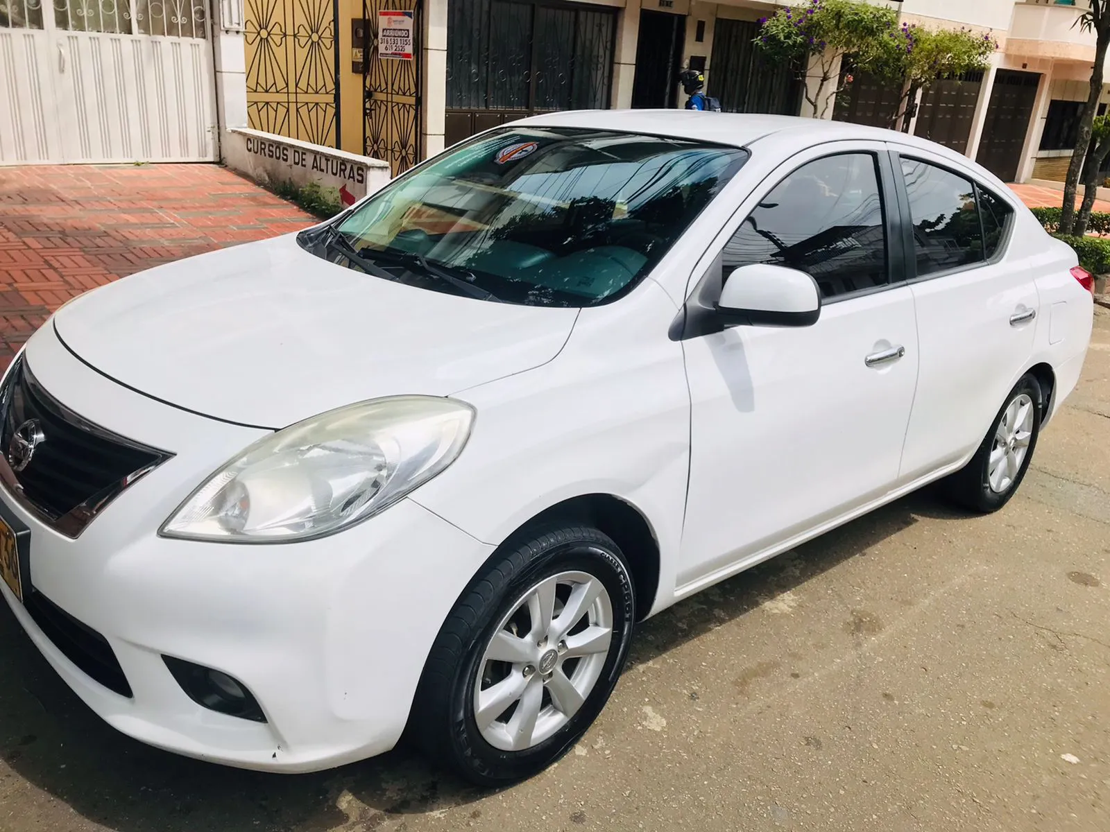 NISSAN VERSA 2013