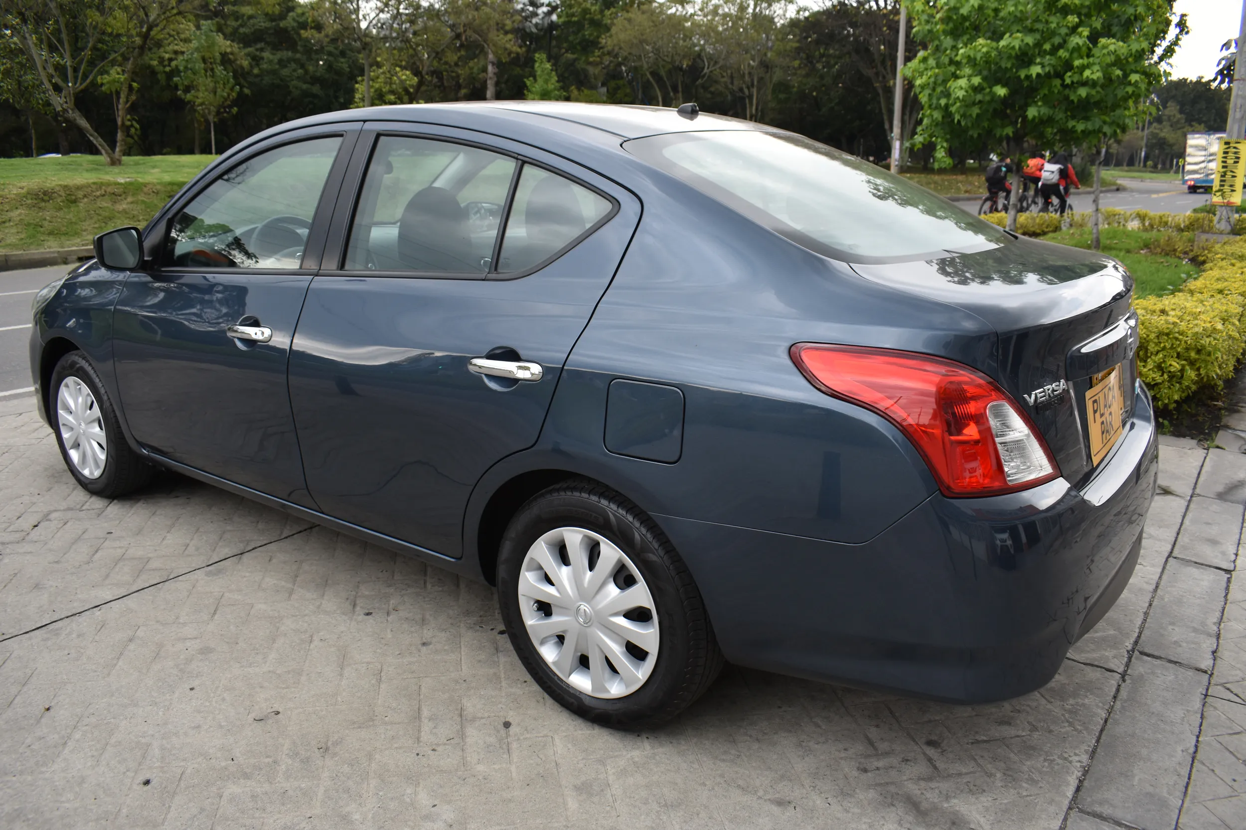 NISSAN VERSA 2016