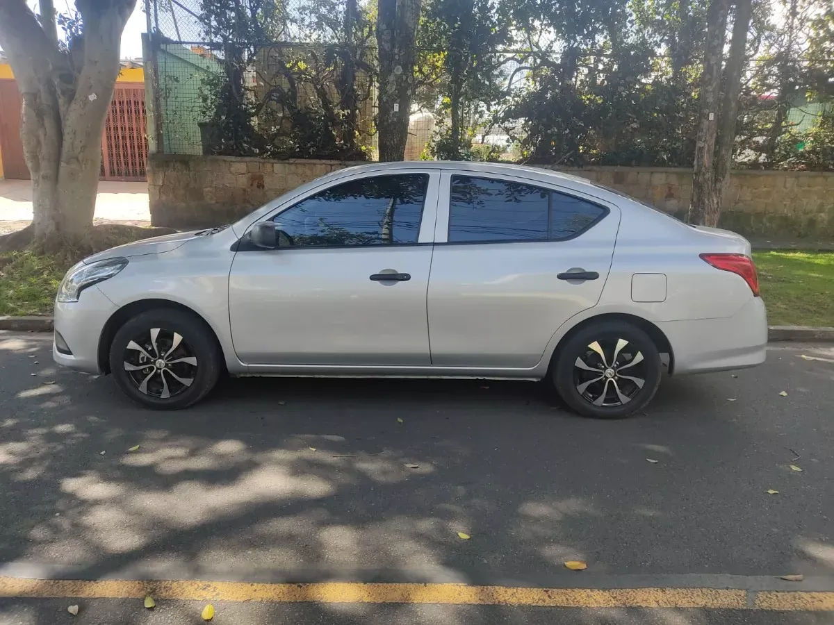 NISSAN VERSA 2019