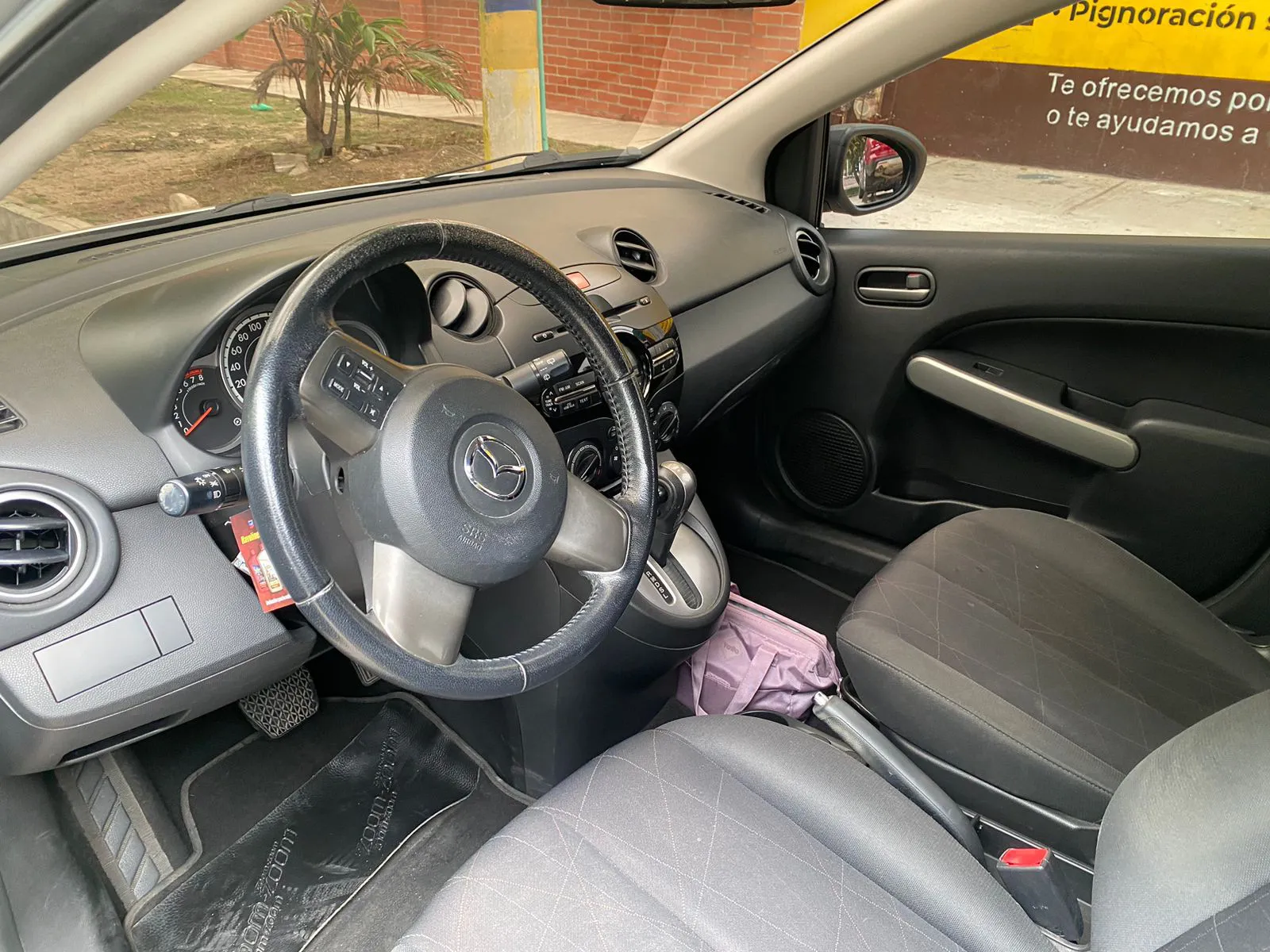 MAZDA 2 2015