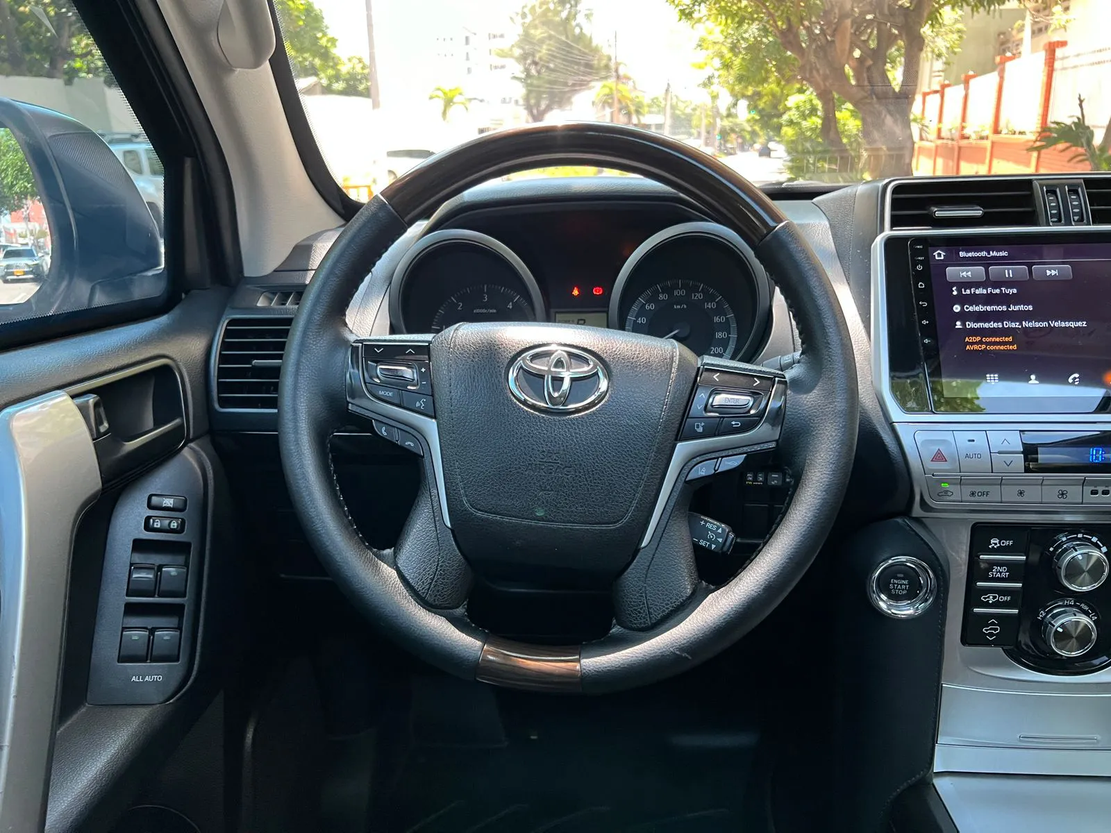 TOYOTA PRADO 2015