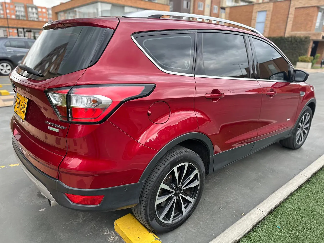 FORD ESCAPE TITANIUM 2018