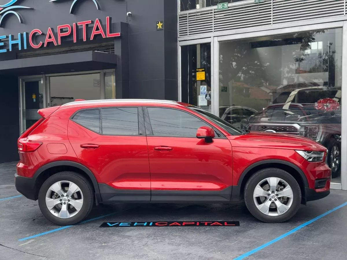 VOLVO XC40 T4 FWD MOMENTUM 2019