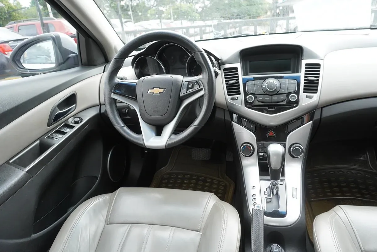 CHEVROLET CRUZE 2012