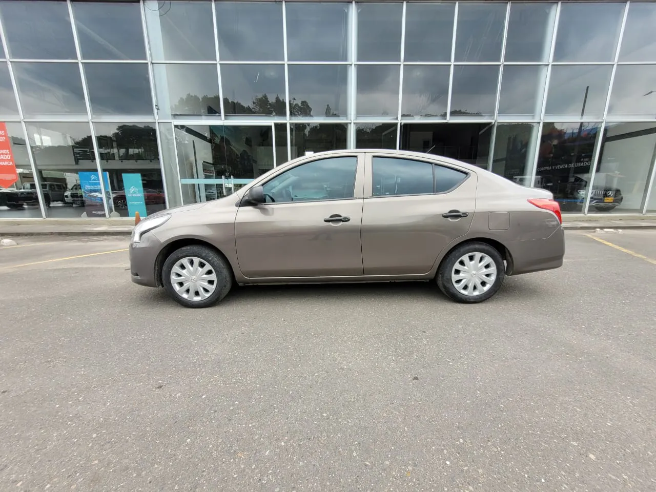 NISSAN VERSA 2021