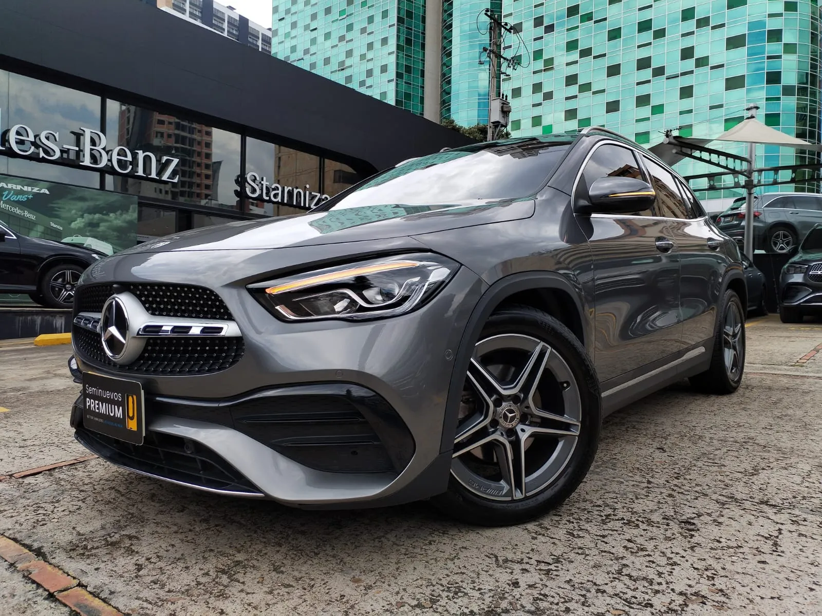 MERCEDES BENZ GLA 200 2023